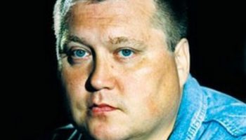 Открыта мемориальная доска Александру Амелину