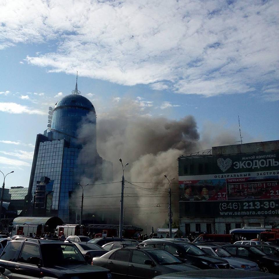 Около самара. Самара площадь около вокзала. Пожар в вокзале Самара. Площадь около ЖД вокзала Самара. Молния Самара ЖД вокзал.