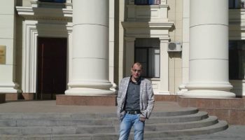 Джинсы Романа Хахалина